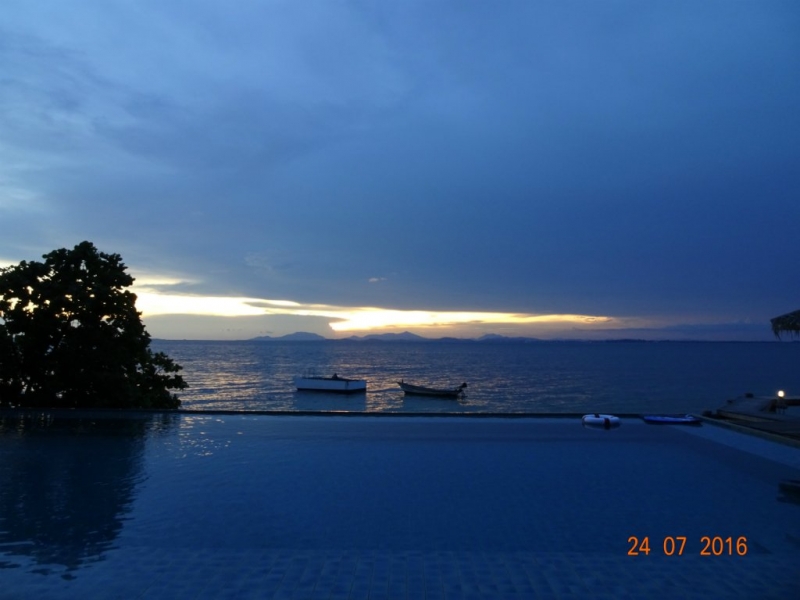 В Таиланде нет Мальдив. Есть Koh Mannorк. Это намёк.