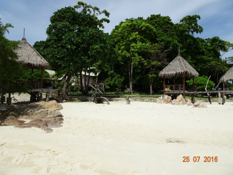 В Таиланде нет Мальдив. Есть Koh Mannorк. Это намёк.