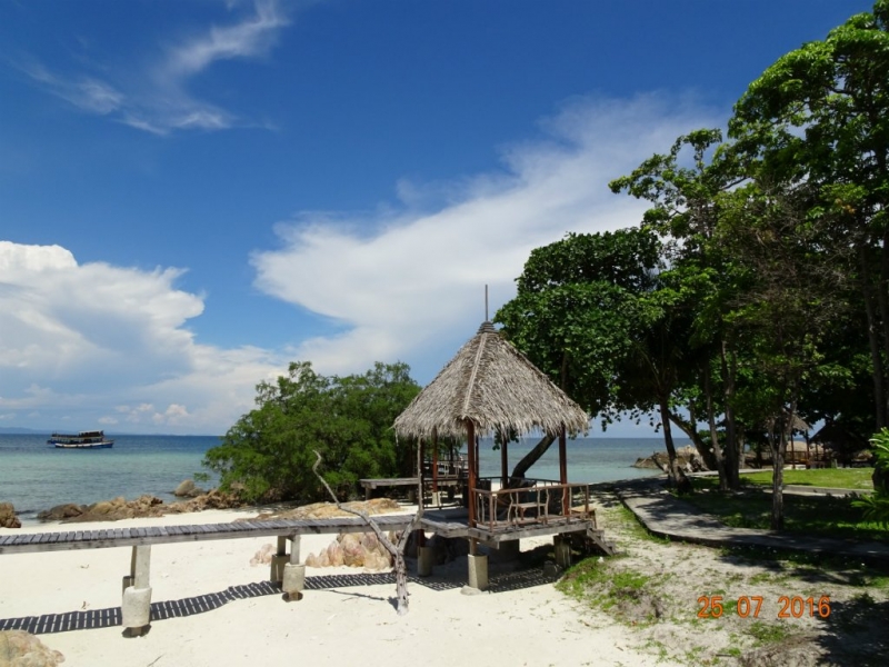 В Таиланде нет Мальдив. Есть Koh Mannorк. Это намёк.