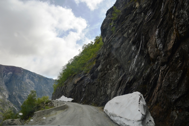Норвегия сквозь солнечные очки. Водопады, фьорды, озера, ледники. Май-Июнь 2016