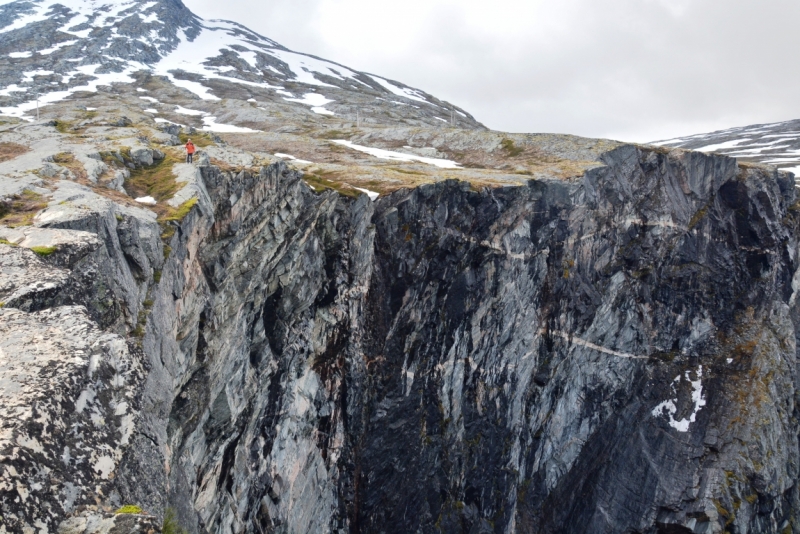 Норвегия сквозь солнечные очки. Водопады, фьорды, озера, ледники. Май-Июнь 2016