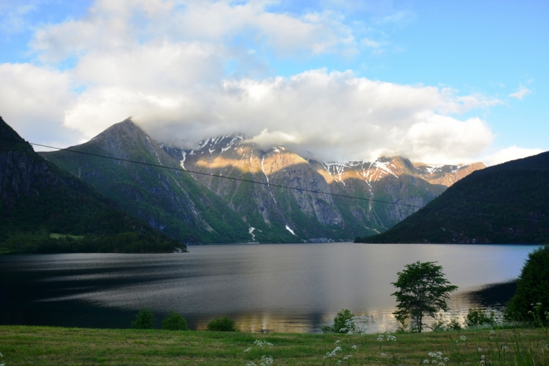 Норвегия сквозь солнечные очки. Водопады, фьорды, озера, ледники. Май-Июнь 2016