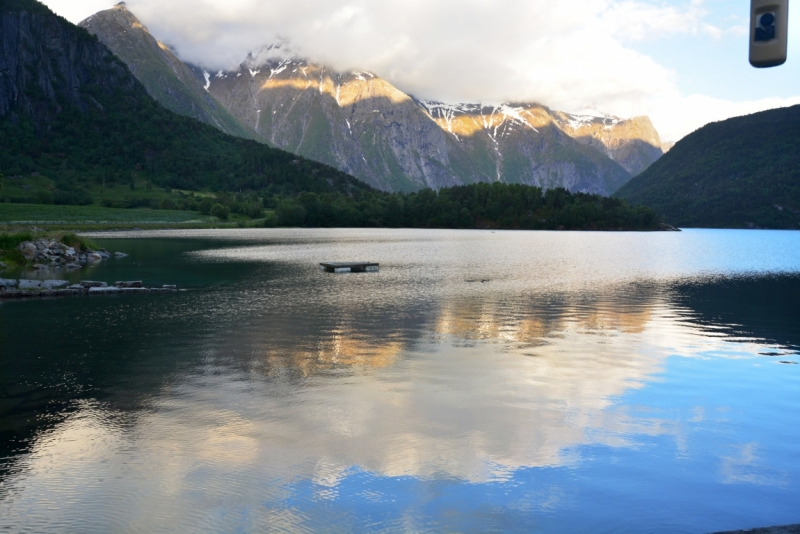 Норвегия сквозь солнечные очки. Водопады, фьорды, озера, ледники. Май-Июнь 2016