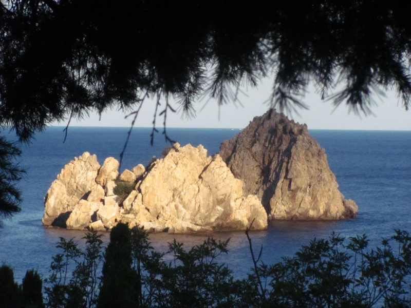 Западный берег Крыма: мыс Тарханкут, пещерные города, Севастополь и Форос. Май 2016