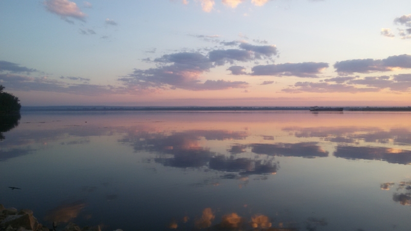Принял на грудь, скажи что-нибудь! Трезвым вход запрещён!