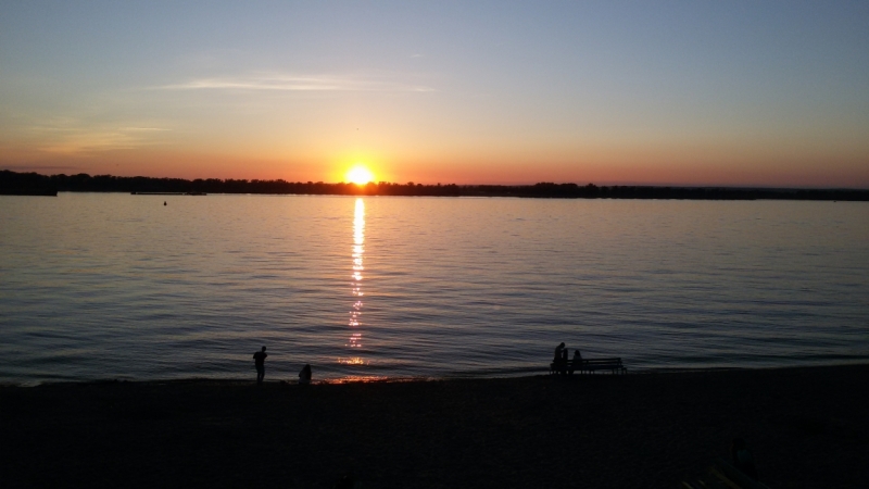 Принял на грудь, скажи что-нибудь! Трезвым вход запрещён!
