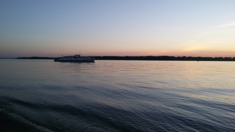 Принял на грудь, скажи что-нибудь! Трезвым вход запрещён!