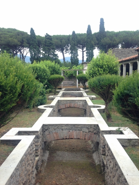 Неаполь и Террачина. Финансовый отчёт. Фото с телефона.