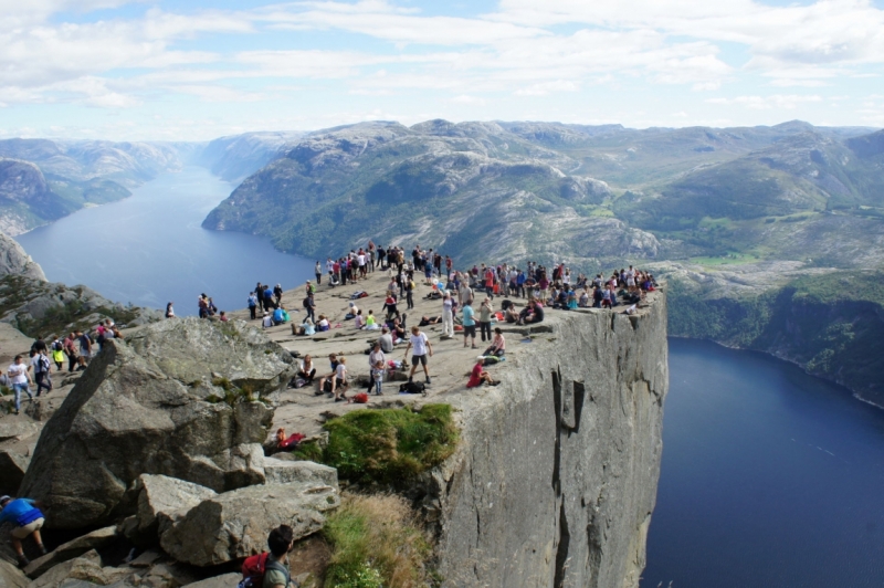 Из Петербурга до Прекестулена