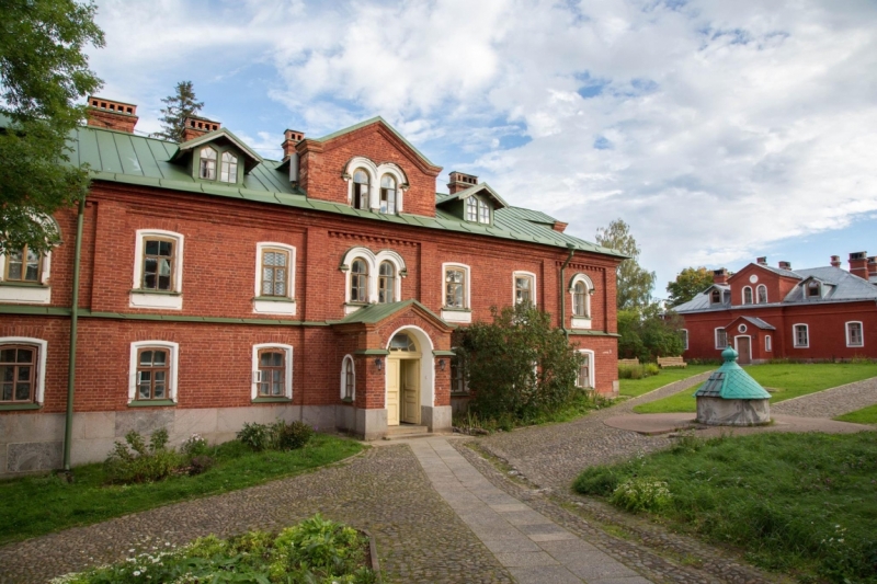 В Питере жить