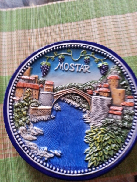 Кто коллекционирует сувенирные тарелочки?