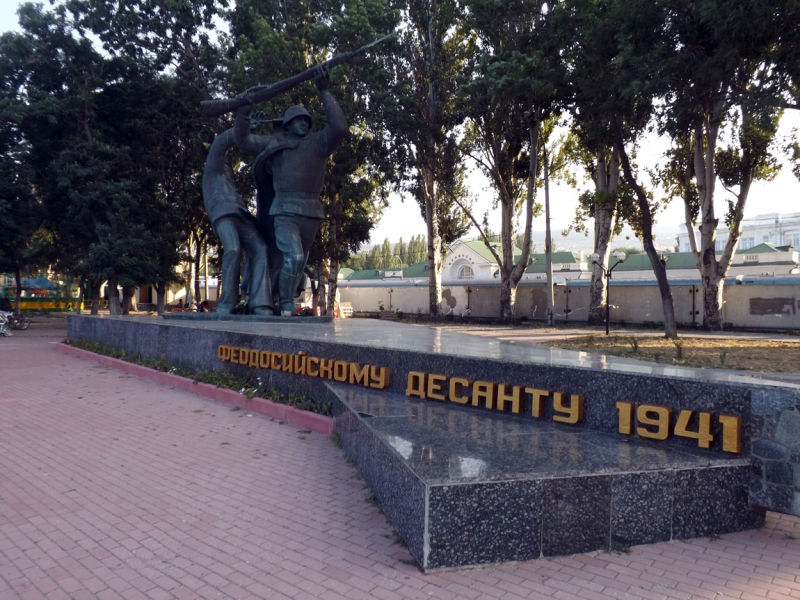 Крым в июле-августе 2016. Феодосия, Севастополь (день ВМФ), Бахчисарай, Евпатория.