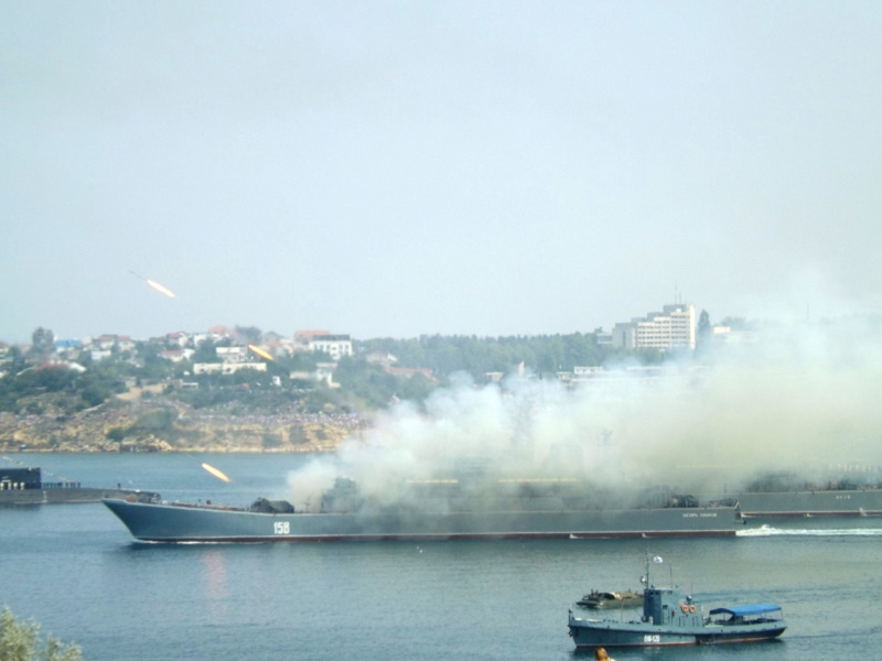 Крым в июле-августе 2016. Феодосия, Севастополь (день ВМФ), Бахчисарай, Евпатория.