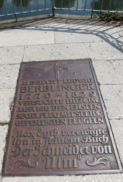 Мудрый воробей, недремлющий лев и букет для Санта-Клауса (Ульм - Линдау - остров Майнау)