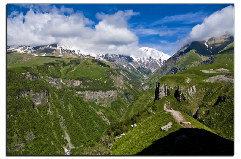 Здесь всё можно - это же Грузия! На авто по основным местам страны. Июнь 2016.
