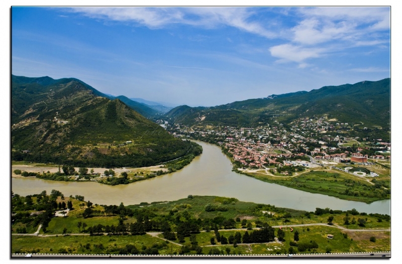 Здесь всё можно - это же Грузия! На авто по основным местам страны. Июнь 2016.