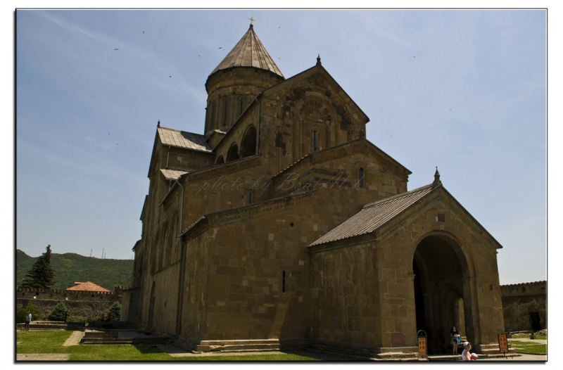 Здесь всё можно - это же Грузия! На авто по основным местам страны. Июнь 2016.