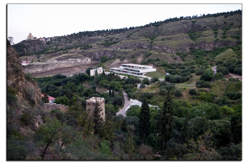 Здесь всё можно - это же Грузия! На авто по основным местам страны. Июнь 2016.