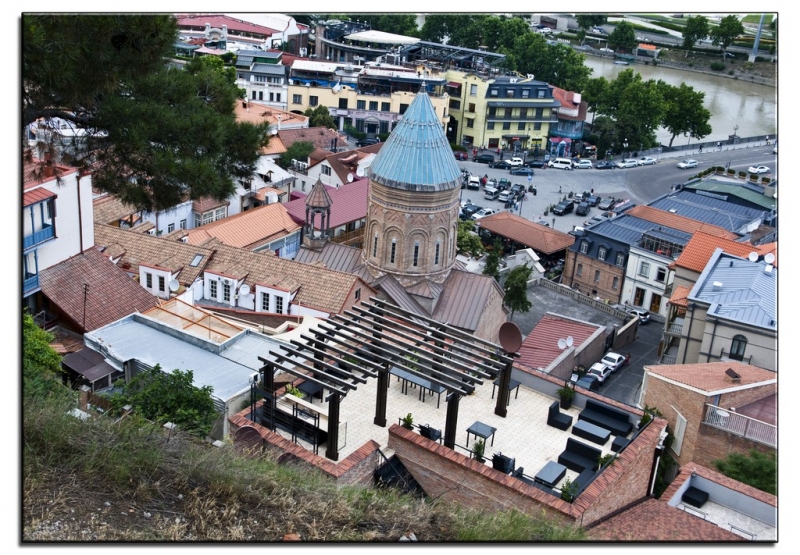 Здесь всё можно - это же Грузия! На авто по основным местам страны. Июнь 2016.