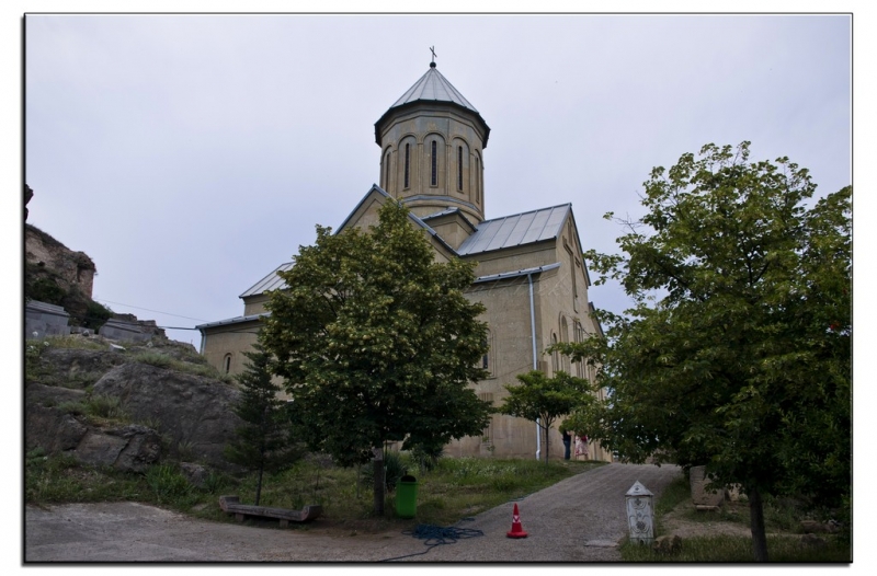 Здесь всё можно - это же Грузия! На авто по основным местам страны. Июнь 2016.