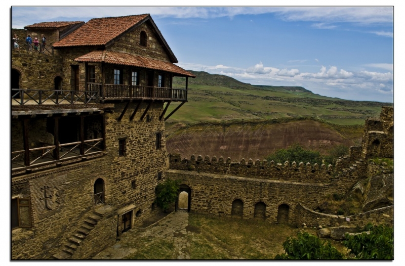 Здесь всё можно - это же Грузия! На авто по основным местам страны. Июнь 2016.