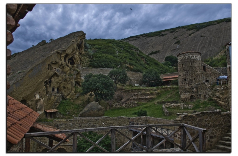 Здесь всё можно - это же Грузия! На авто по основным местам страны. Июнь 2016.