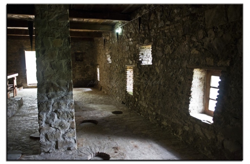 Здесь всё можно - это же Грузия! На авто по основным местам страны. Июнь 2016.