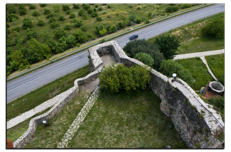 Здесь всё можно - это же Грузия! На авто по основным местам страны. Июнь 2016.