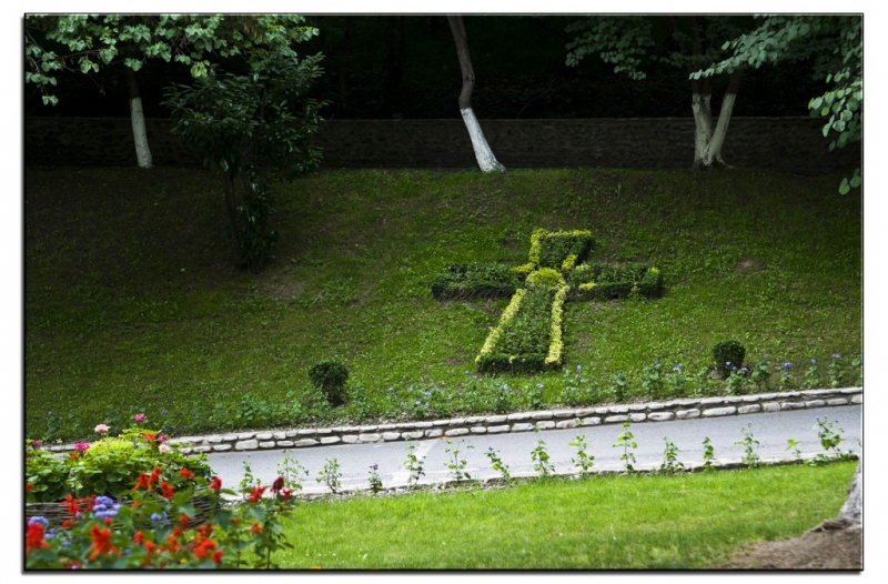 Здесь всё можно - это же Грузия! На авто по основным местам страны. Июнь 2016.