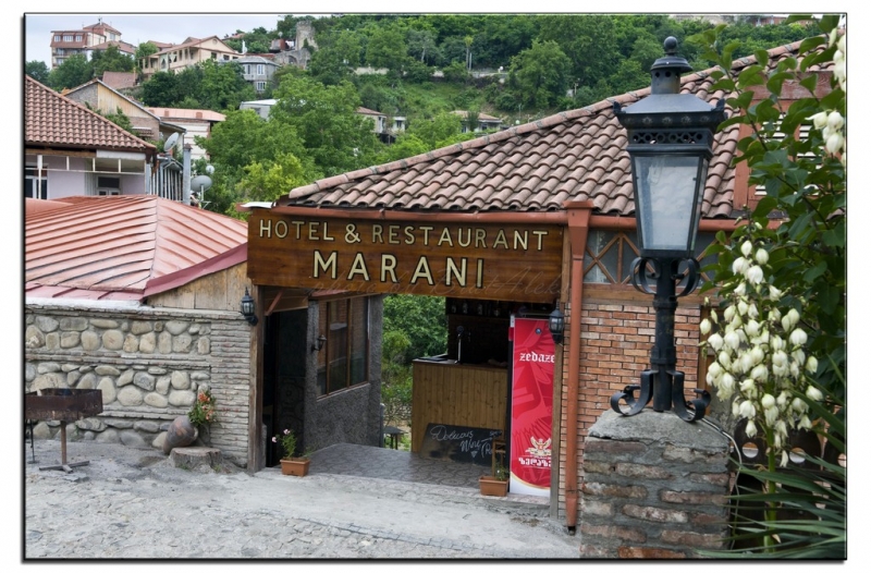 Здесь всё можно - это же Грузия! На авто по основным местам страны. Июнь 2016.