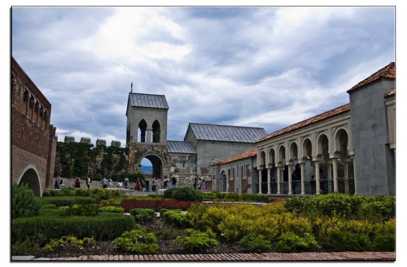 Здесь всё можно - это же Грузия! На авто по основным местам страны. Июнь 2016.