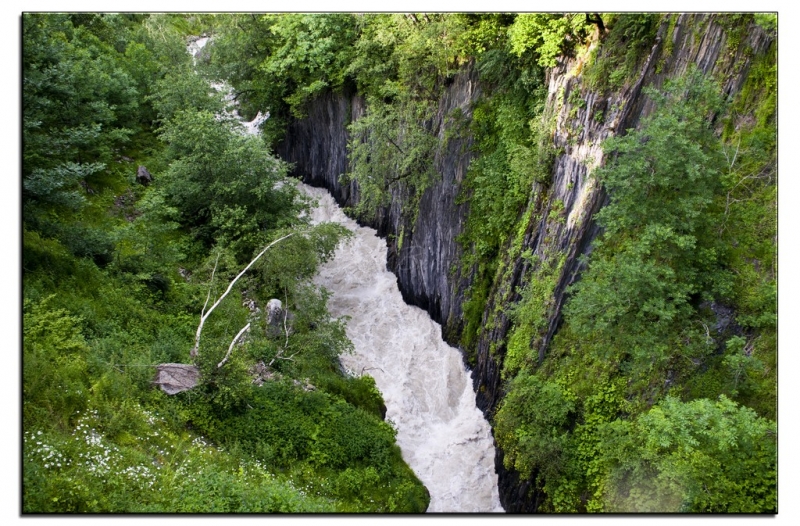 Здесь всё можно - это же Грузия! На авто по основным местам страны. Июнь 2016.