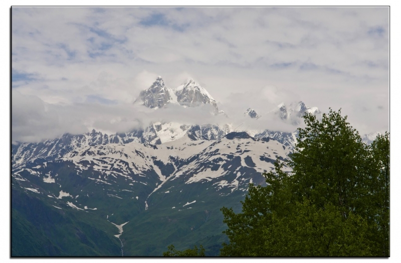 Здесь всё можно - это же Грузия! На авто по основным местам страны. Июнь 2016.