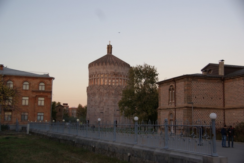 Армения на ноябрьские: монастыри, заснеженные вершины и цветение крокусов