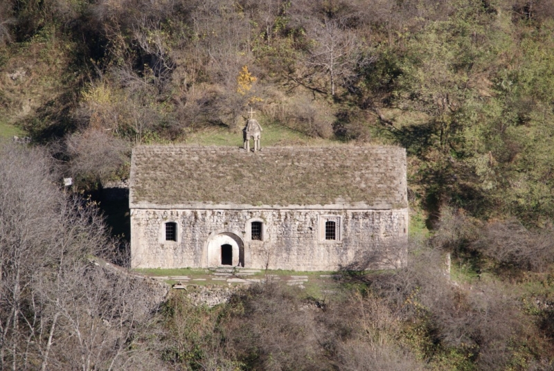 Армения на ноябрьские: монастыри, заснеженные вершины и цветение крокусов