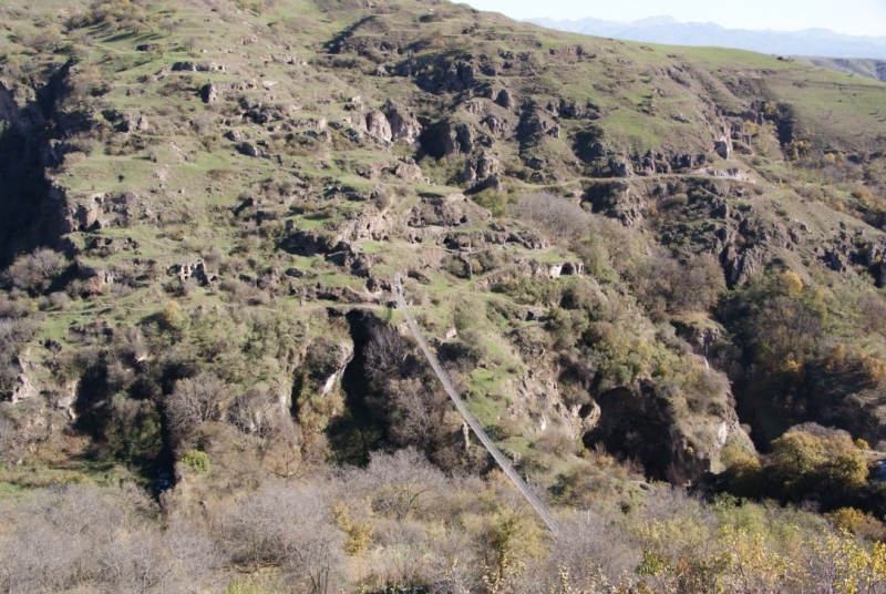 Армения на ноябрьские: монастыри, заснеженные вершины и цветение крокусов