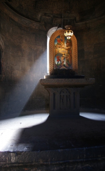 Армения на ноябрьские: монастыри, заснеженные вершины и цветение крокусов