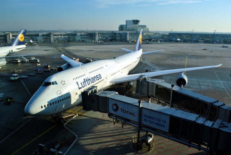 Boeing 747-8 Lufthansa: негатив