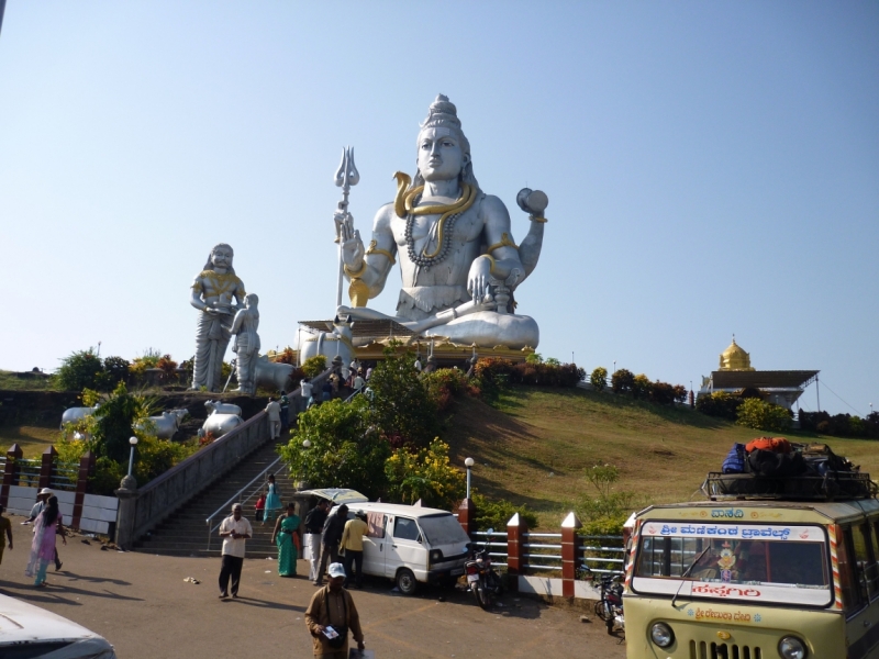 Бабуся, Динамо и излишества всякие нехорошие.