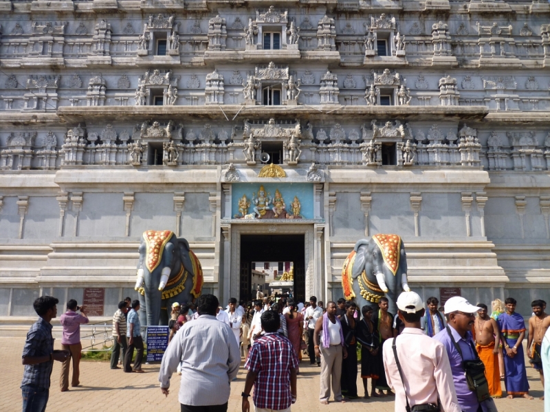 Бабуся, Динамо и излишества всякие нехорошие.