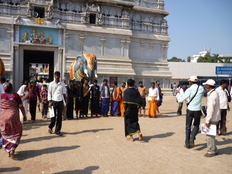 Бабуся, Динамо и излишества всякие нехорошие.