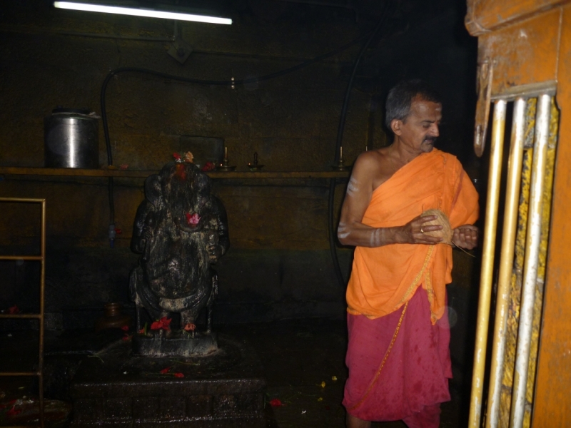 Бабуся, Динамо и излишества всякие нехорошие.