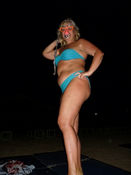 Бабуся, Динамо и излишества всякие нехорошие.