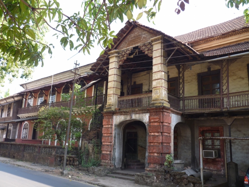 Бабуся, Динамо и излишества всякие нехорошие.