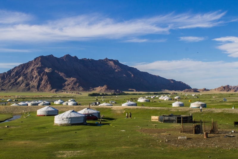 MongoliaFamilyTrip -- наше путешествие в пустыню Гоби с маленькой дочкой