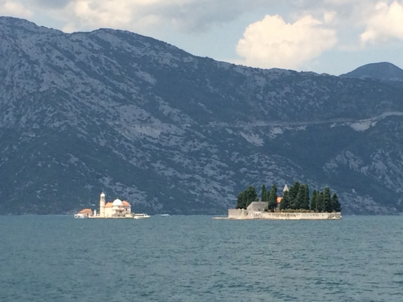 Сигизмунд, Белуга и Авось