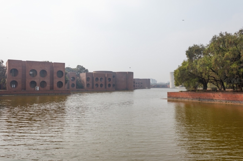 Три дня в Дакке, Бангладеш