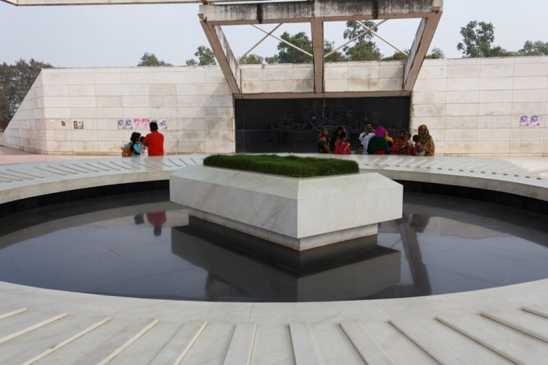 Три дня в Дакке, Бангладеш