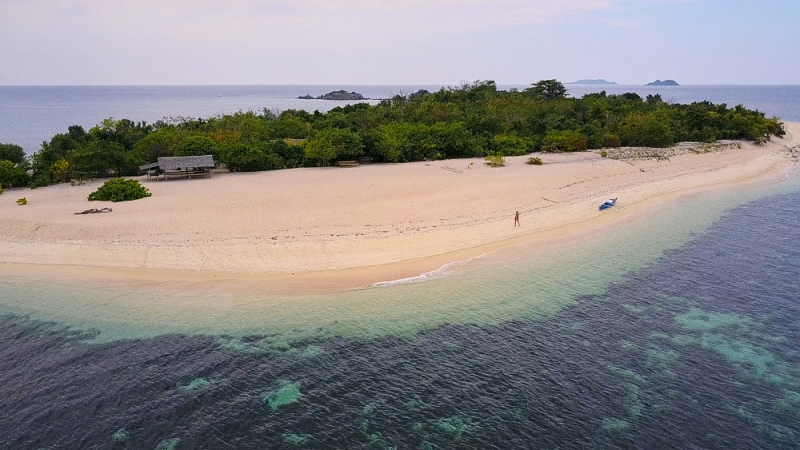 Pamalican island Бусуанга