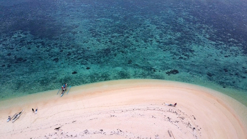 Pamalican island Бусуанга